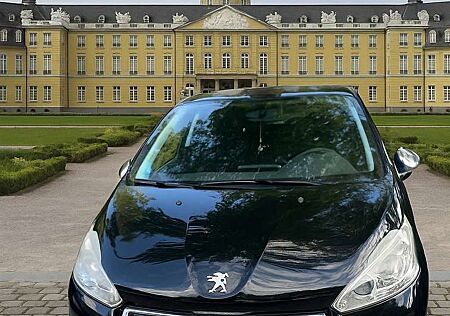 Peugeot 208 Style schwarz Schräghecklimousine, nur bis 03.08.