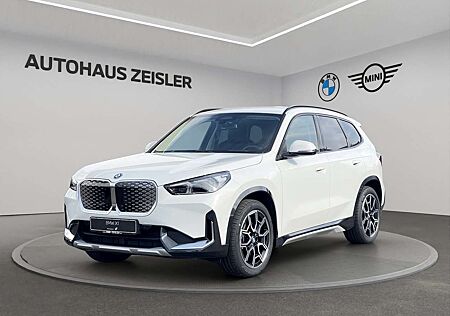 BMW iX1 xDrive30 xLine 19"LM AHK Driv. Ass. Plus