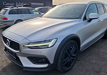 Volvo V60 CC V60 Cross Country AWD Standheizung Navi LED AHK