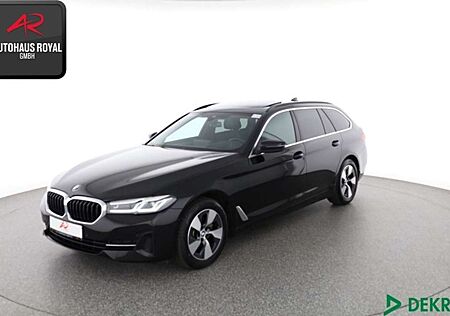 BMW 520 d T xDrive PANORAMA,HUD,KEYLESS,KAMERA,1.HD