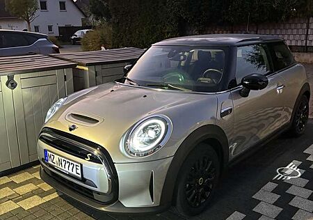 Mini Cooper SE Classic Trim aus 1.Hand mit Restgarantie