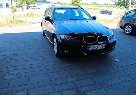 BMW 318 i Aut Touring NAVI XENON