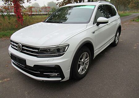 VW Tiguan Volkswagen 2.0 TDI DSG 4MOTION R-Line ACC/4xSHZ