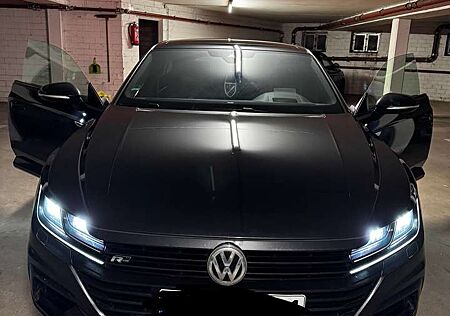 VW Arteon Volkswagen R-Line