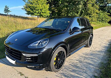 Porsche Cayenne Turbo S Tiptronic