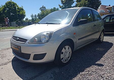 Ford Fiesta 1.3 Ambiente,1Hand,Klima,TÜV/Au,Service neu