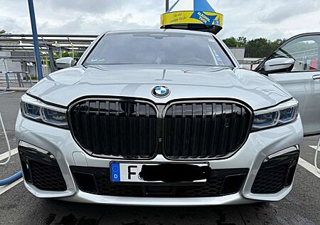 BMW 760 M760Li xDriveV12 Excellence