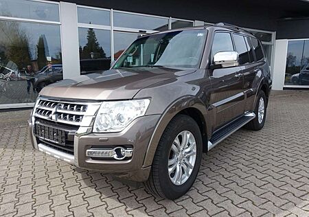 Mitsubishi Pajero 3.2 DI-D Top Vollausstattung, Top Zustand