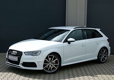 Audi S3 Sport. quattro Navi Teilleder PDC XenonLED