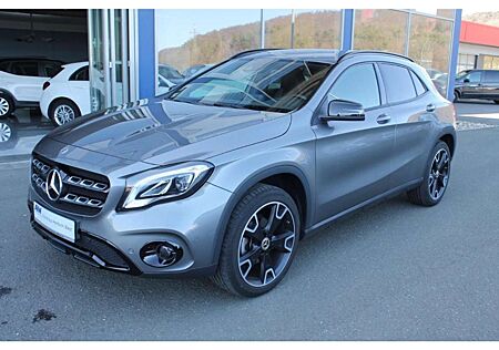 Mercedes-Benz GLA 200 Urban Automatik Night Paket LED SHZ Assistenzpaket