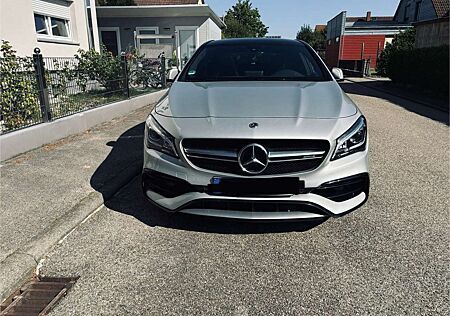 Mercedes-Benz CLA 45 AMG 4Matic Speedshift DCT 7G