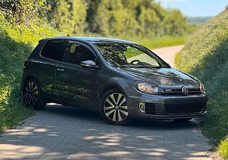 VW Golf Volkswagen 2.0 TDI DPF GTD