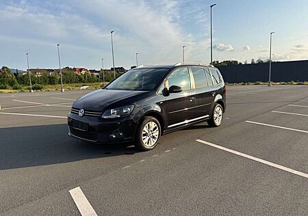 VW Touran Volkswagen Life 1.6 TDI ALU NAVI TÜV 06/2027