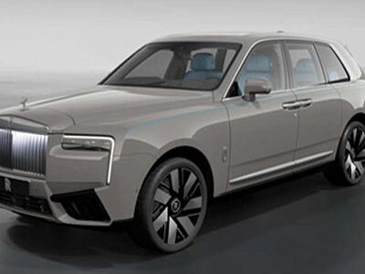 Rolls-Royce Cullinan Silver Badge | 2026 | 4 Seats | On Stock