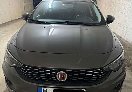 Fiat Tipo Hatchback 5-Türer 1.4 16V Lounge