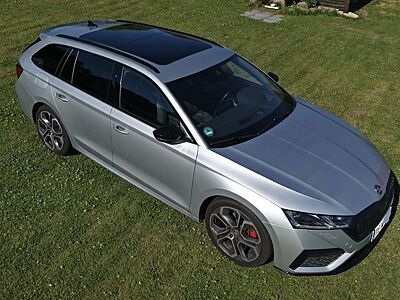 Skoda Octavia Skoda Octavia RS PLUS VOLL 4x4 Matrix AHK Pano
