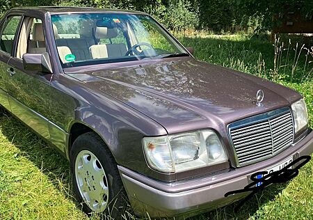 Mercedes-Benz E 220 Automatik