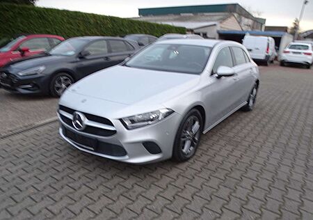 Mercedes-Benz A 200 Progressive nur 8000 Km
