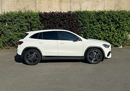 Mercedes-Benz GLA 250 4Matic 8G-DCT Style