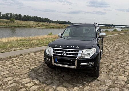 Mitsubishi Pajero 3.2 DI-D Automatik Instyle
