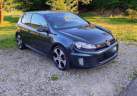 VW Golf GTI Volkswagen 2.0