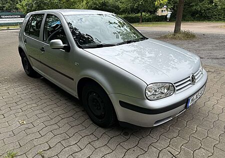 VW Golf Volkswagen 1.9 TDI Basic
