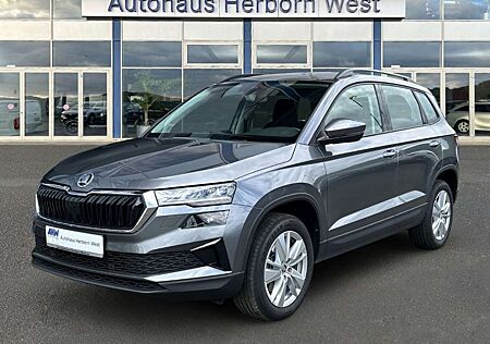 Skoda Karoq gebraucht kaufen Skoda Karoq 1.5 TSI ACT Selection DSG LED Navi Park und Winter