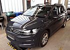 VW Touran Volkswagen Comfortline 7-Sitzer Navi SHZ PDC