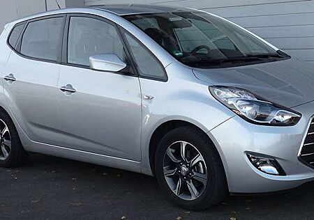Hyundai ix20 1.6 blue YES! Plus nur 16500 KM