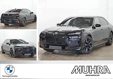 BMW i7 M70 xDrive  21" Fond TV Lounge Seating B&W