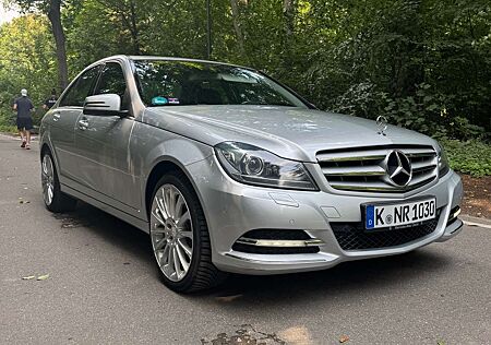 Mercedes-Benz C 200 (BlueEFFICIENCY) 7G-TRONIC Avantgarde