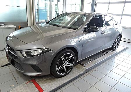 Mercedes-Benz A 250 e Progressive/Night/LED/Panorama-SD/Kamera