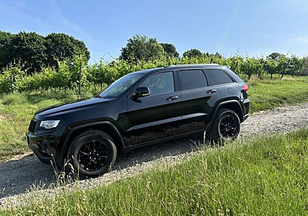 Jeep Grand Cherokee 3.0I Diesel / AHK Abnehmbar / All Black