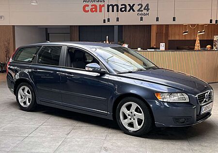 Volvo V50 D2 Momentum 1-Hand Scheckheft