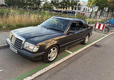 Mercedes-Benz E 320