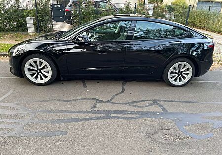 Tesla Model 3 Standard Reichweite Plus Hinterradantrieb