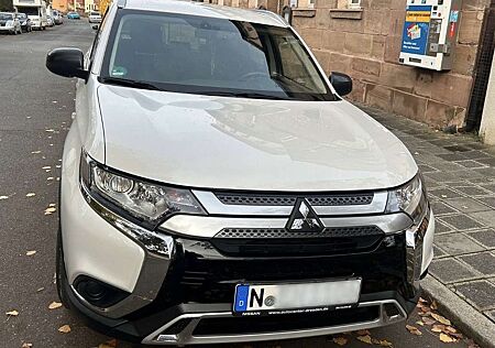 Mitsubishi Outlander 2.0 2WD