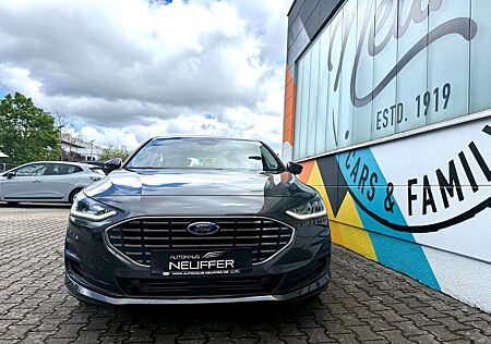 Ford Focus Titanium/LED/Pano Schiebedach