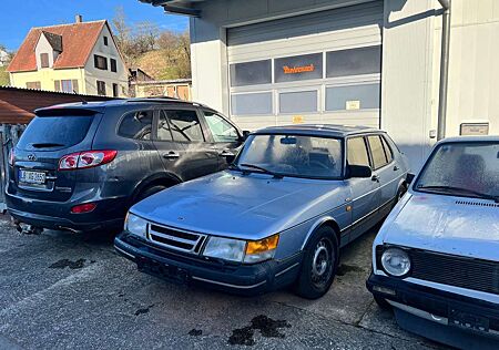 Saab 900 i
