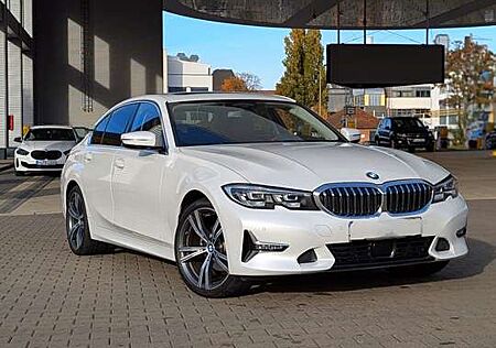 BMW 320i 320 xDrive Aut. Luxury Line