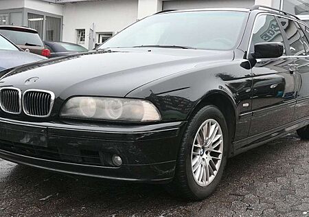 BMW 520 i E39 *Navi*Allwetter*Schiebedach*Ahk