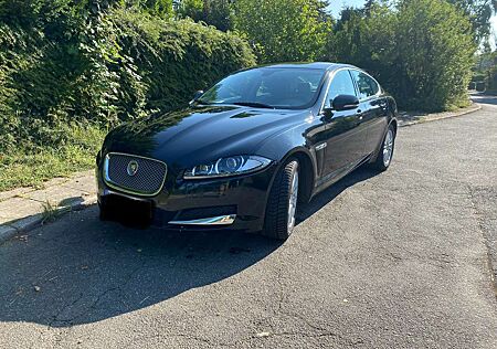 Jaguar XF 8-fach bereift / AHK