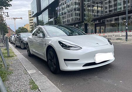 Tesla Model 3 Standard Reichweite Plus Hinterradantrieb