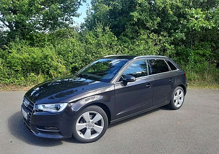 Audi A3 Sportback 1.4 TFSI Sportback S tronic Ambiente