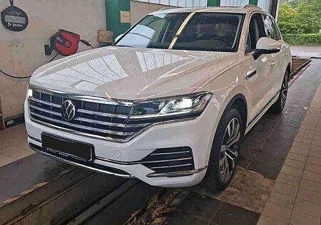 VW Touareg Volkswagen 4M eHybrid/LED/AHK/PANO/R-KAM/VIRTUAL/SH
