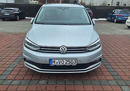 VW Touran Volkswagen 1.6 TDI SCR (BlueMotion Technology) DSG Comfortlin