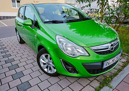 Opel Corsa 1.4 16V 150 Jahre Adam