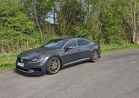 VW Arteon Volkswagen R-Line