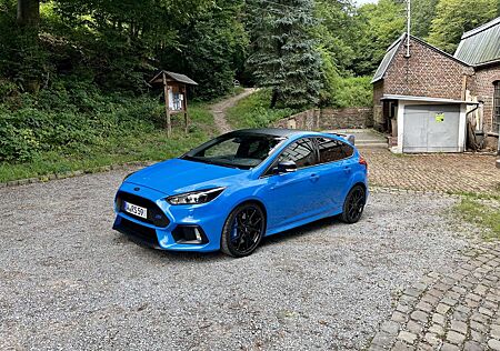 Ford Focus RS Blue & Black