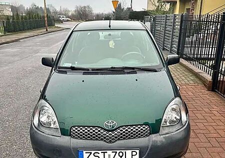 Toyota Yaris 1.0 linea luna